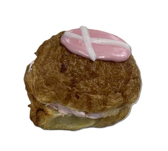 Fastelavnsbolle m/ hindbærmousse og chokostykker